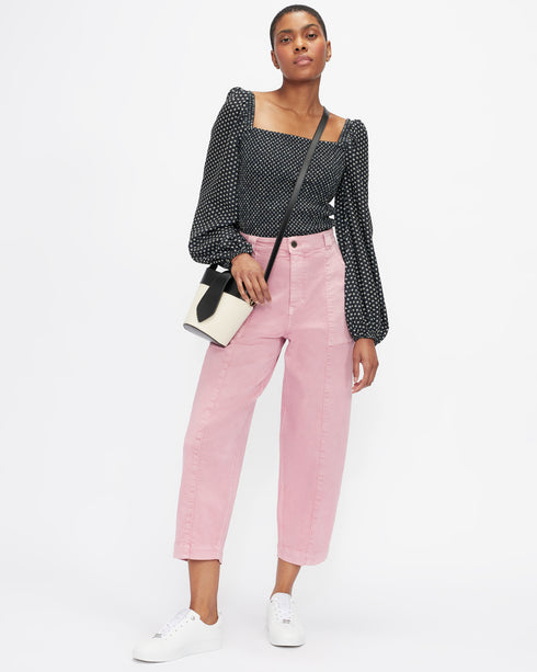 <P>Branded Leather Trainer</P>
<P><Span>Looking For A Stylish-Yet-Practical Trainer For Your Off-Duty Repertoire? Say Teda...