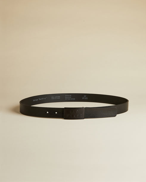 <P Class="Description">Wrap Up Ensembles In Luxury And Get Your Head In The Game With This Stylish Belt. Crafted In Leathe...
