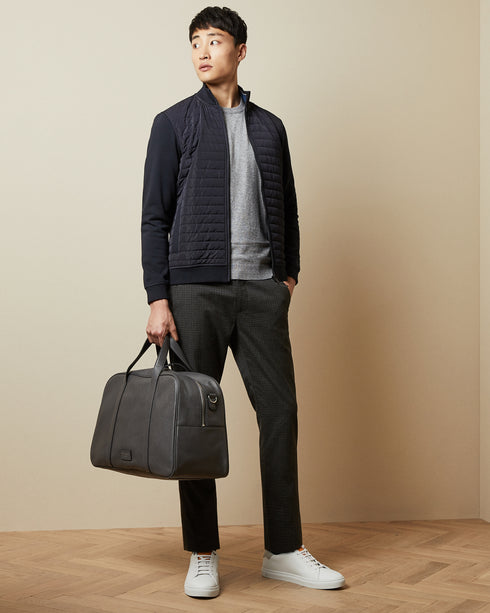 <P>Branded Webbing Neoprene Washbag</P>