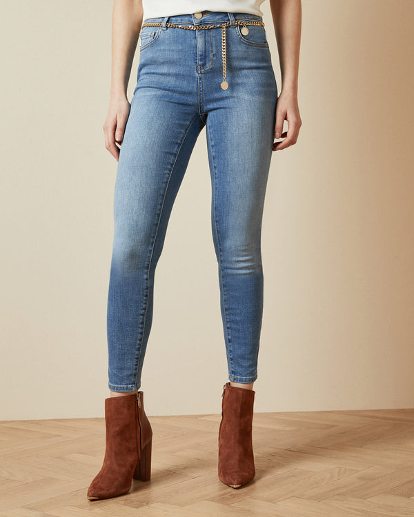 <P>Skinny Jean With Chain Belt</P>