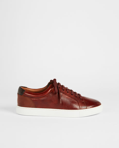 <P><Span Style="Text-Decoration: Underline;" Data-Mce-Style="Text-Decoration: Underline;">Leather Sneaker</Span></P>
<P>‚Ä...