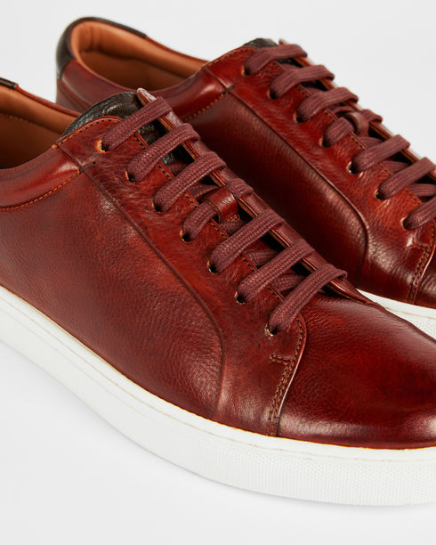 <P><Span Style="Text-Decoration: Underline;" Data-Mce-Style="Text-Decoration: Underline;">Leather Sneaker</Span></P>
<P>‚Ä...