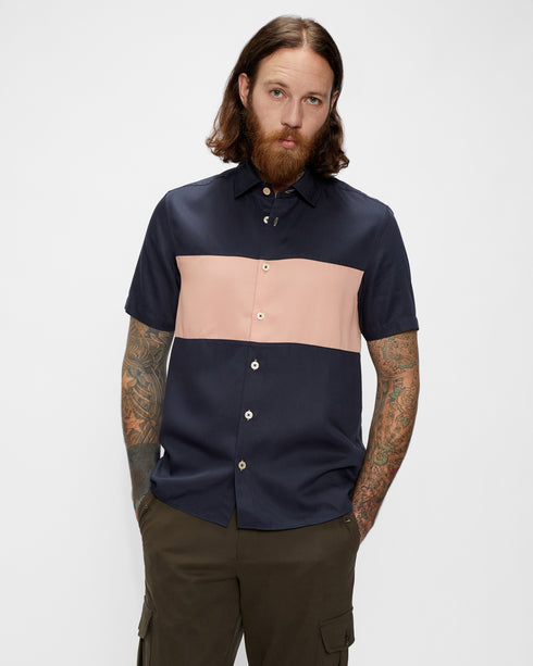 <P><Span Style="Text-Decoration: Underline;">Ss Colour Block Shirt</Span></P>
<Div>
<P>Keep Things Cool And Casual With Th...