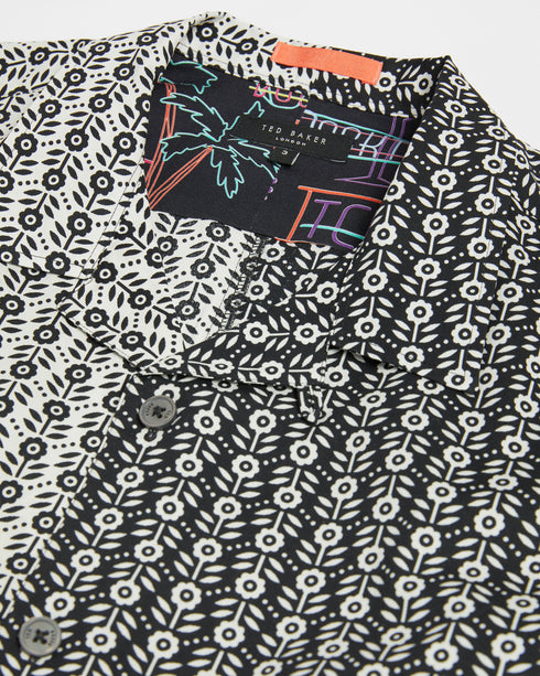 <P>Ss Flower Geo Mash Up Shirt</P>