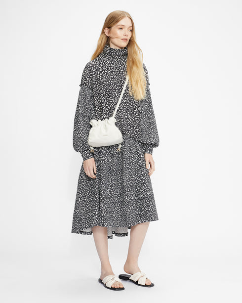 <P>Soft Leather Flat Sandal</P>