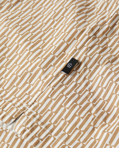 <P>Ls Retro Print Shirt</P>