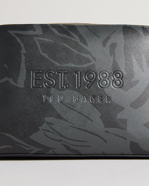 <P><Span Style="Text-Decoration: Underline;">Bolt On Saffiano Washbag</Span></P>
<P>The Ultimate Travel Companion, Holl Wi...