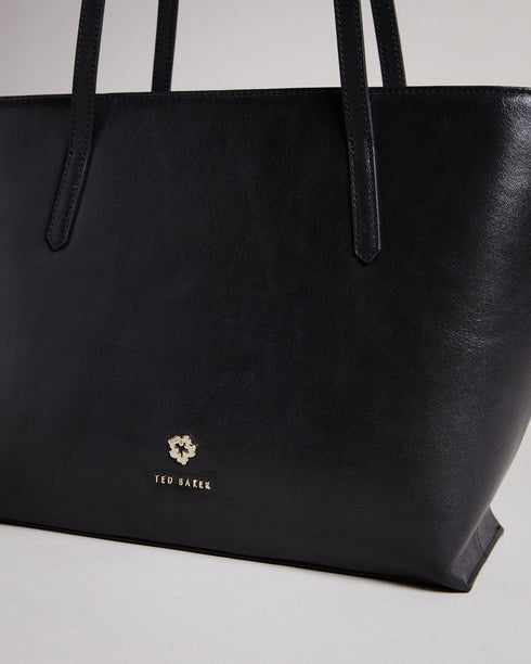 <P>Flower Eyelet Small Shopper</P>