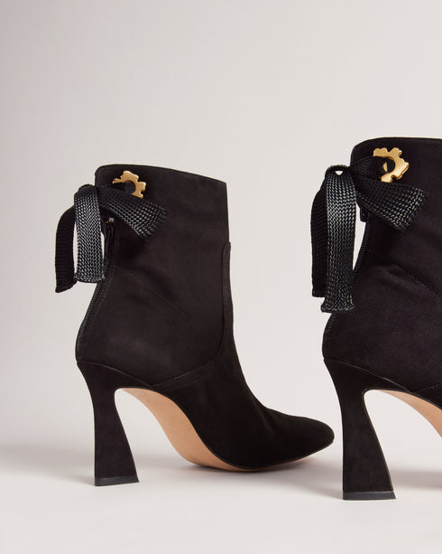 <P>Heeled Leather Boot</P>