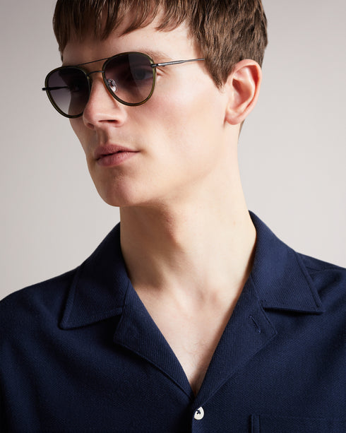 <P>359451 Classic Pilot Frame Sunglasses</P>