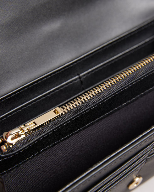 <P>Magnolia Detail Large Purse</P>