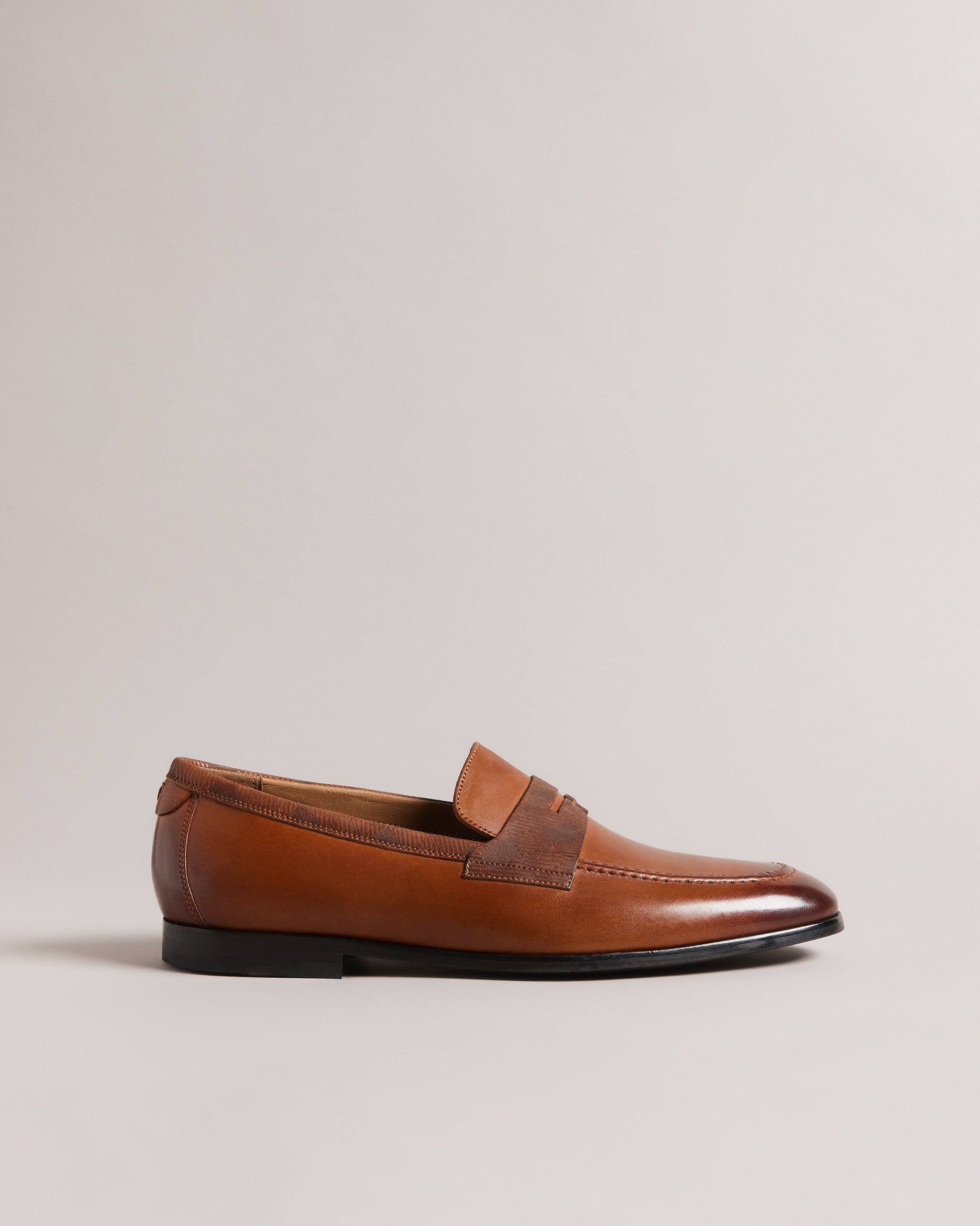 Ted Baker Adlerrc loafer in tan. Size 9. Never worn. Ted Baker Men main image 4